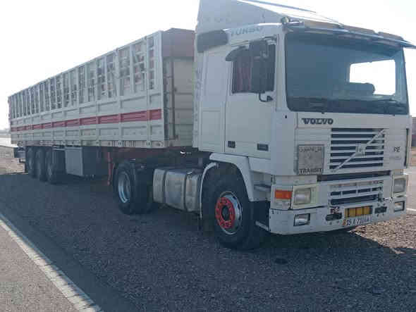 السلام عليكم للبيع فولفو F12 مكينه 122 مجفته جديد راس وعربانه تخم تاير تخم جوبلس رقم انكليزي 3لوحات انبار سنويه لل30 سياره جاهزه للشغل للأستفسار الاتصال على الرقم *********** مكان سامراء خط السريع
