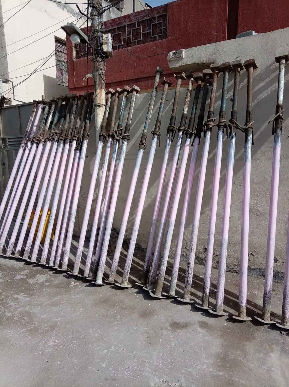 السلام عليكم جكات للبيع نضافه ٩٠ بل ميه مكان بغداد استفسار ***********
