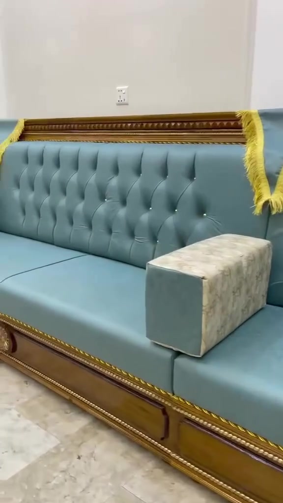 � تخم خشب زان أصلي ديوان ملكي 👑

أفخم الدواوين والتخام بجودة عالية وتشطيب ملكي ✨
متوفر بجميع الألوان والتصاميم الحديثة والكلاسيكية

✔️ خشب زان أصلي قوي ومتين
✔️ قماش فاخر وخياطة مرتبة
✔️ موديلات فخمة تناسب المجالس والدواوين
✔️ أسعار مناسبة وجودة مضمونة 

                   ♥️( سعر المتر 165 )♥️

💳 يتوفر البيع على منصة الرافدين ماستر كارد
وخدمة الاستقطاع الإلكتروني متوفرة

📍 العنوان: الاسكندرية مقابل مصرف الرافدين
📞 ***********

زورونا وشوفوا الفخامة بعينكم
