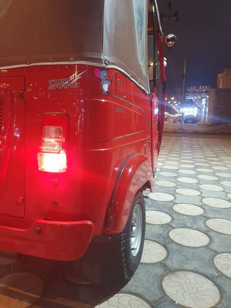 تكتك 22شهر 7كفاله عامه سنويه سعر 9800 وبيه مجال للشراي بخدمته ***********
