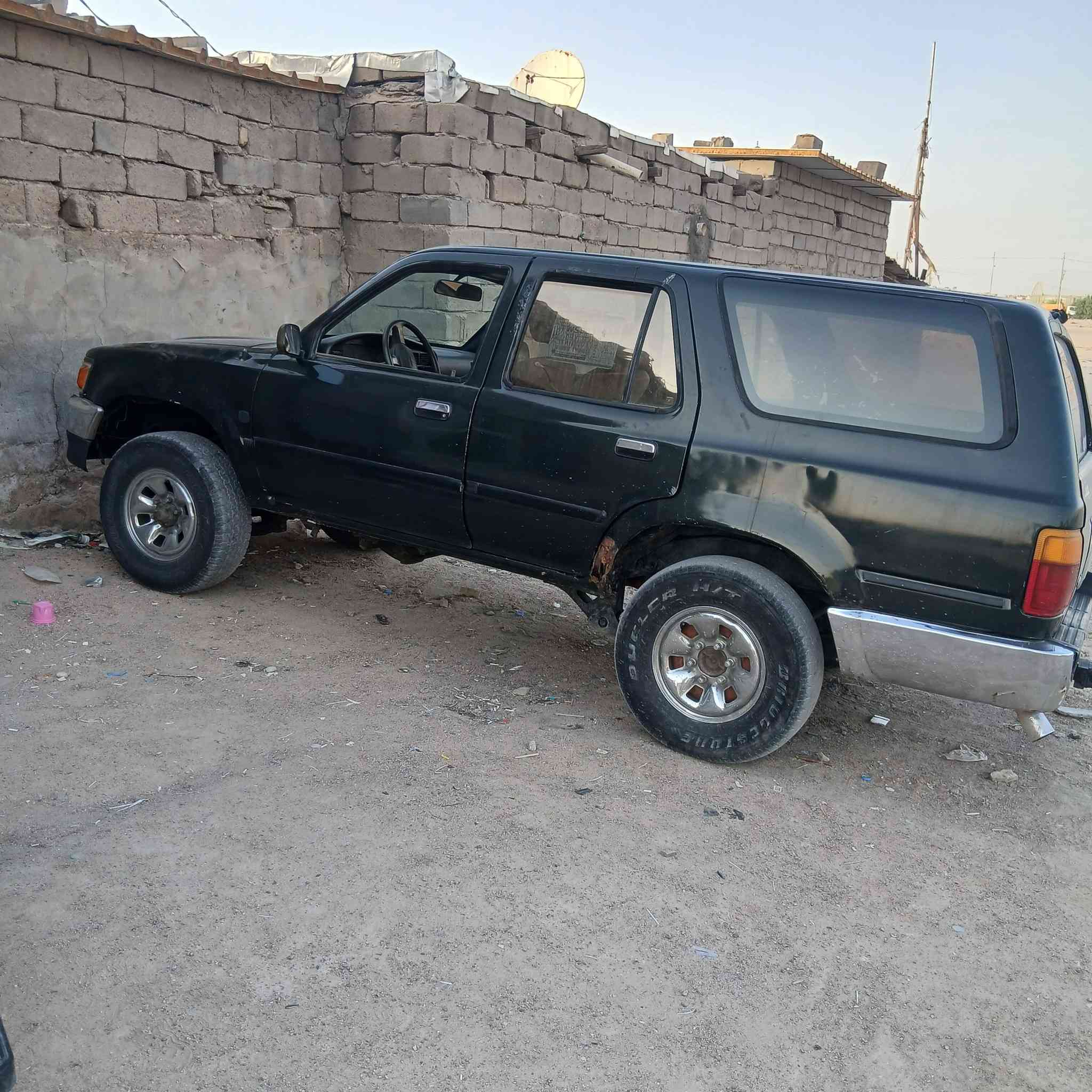 السلام عليكم اخوان تيوتا سوفت مديل ٩٠ مكفوله من الكص والنقل رقم بصره دولي كير ومكينه ثري واي مكفولات حداديه نضيفه كهربائيات حلوه  السعر ٣٣ وبيهة مجال العنوان بصره قضاء الزبير  ***********
