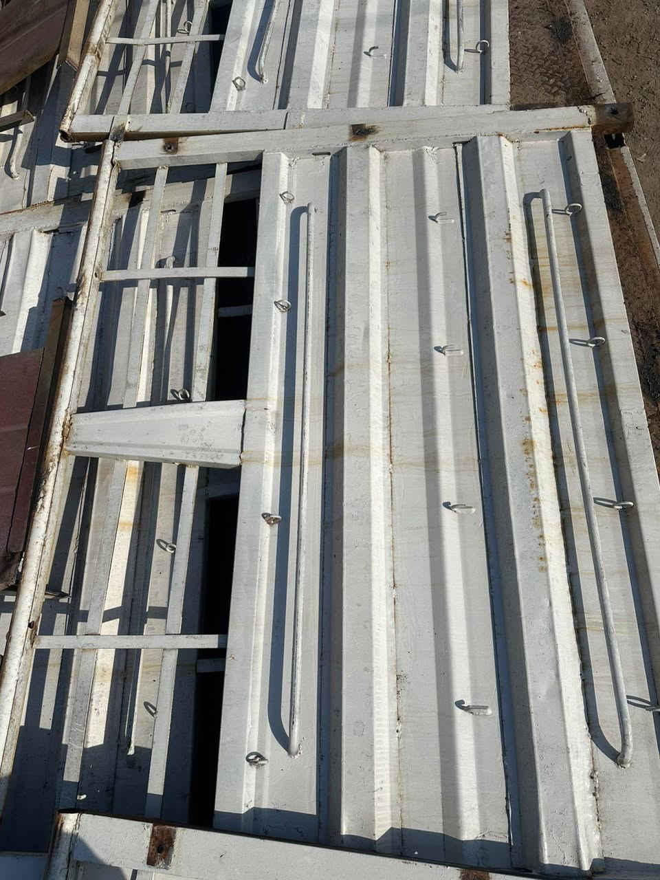 سلام عليكم
اصفاح عربانه طول ١٣.٦٠
الارتفاع ١.٦٠ متر 
***********
