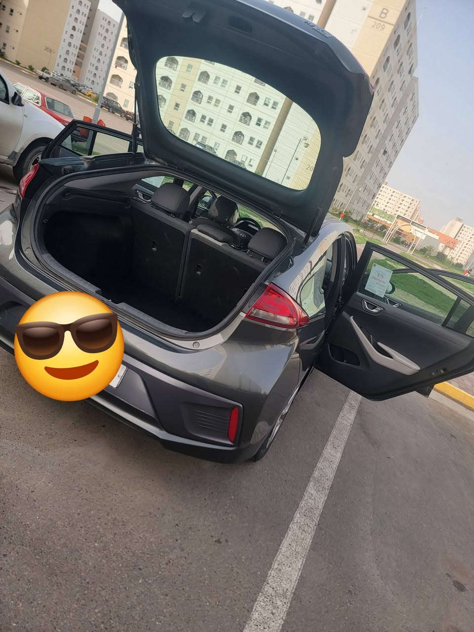 ايونك ٢٢ هايبرد
ماشية ٨٦ الف
مواصفات بلو معروفه 
فول مواصفات عدا الفتحه 
كلين بدون حادث من امريكا
وهنا بلعراق جاملغ ايمن امامي معمر نفسه
وشبر بارد بلبنيد 
ايرباك بردة فقط طاك 
سونار قبل حادث موجود وصور حادث هم موجود
اريدها مراوس باقل مع فرق 
مكاني بغددداد ***********
