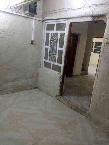 يالله معروض لدينا بيت للبيع 100 مامي طابق ونص عكاده نضيف حي شهداء المربع الاول قرب جامعة العين السعر 125 للاستفسار مكتب نور الرافدين ***********
