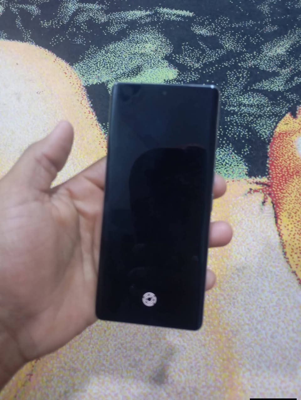 تكنو كمون ٤٠برو فايف جي فول نضافه مكفول السعر ٣٠٠ وبيها مجال ***********
