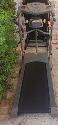 جهاز جري استخدام منزلي نضيف جدا وزن يتحمل ١٤٠كيلو بي حزام تكسير شحوم ت...