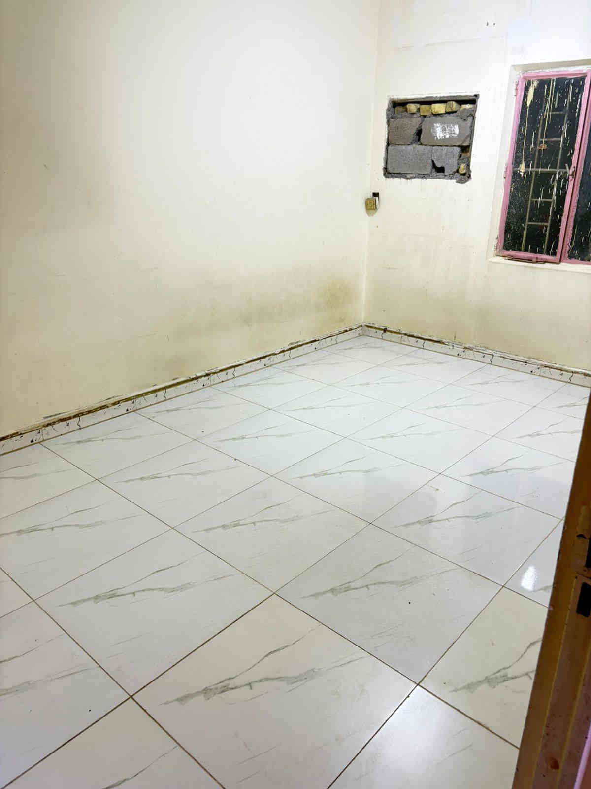 بيت للبيع
السلام عليكم
بيت للبيع خور الزبير  بالهندية
طابو ملك صرف بأسمي
تحويل مباشر المساحة 300م
ثلاثة غرف 
استقبال
مطبخ
حمام داخلي
حمام خارجي
حديقة كبيرة جدا
للأستفسارالأتصال على الرقم ***********
للتواصل اتصال فقط او واتساب
السعر 150وقابل للتفاوض
