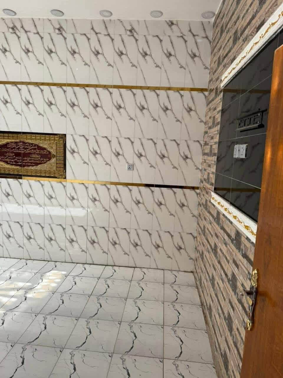 دار للبيع 100 متر طابق ونص بناء طابوك بيت جديد طابو زراعي سند ٢٥ وكالة ام الصورة العنوان الزعفرانية شارع الكهرباء شارع مول احمد السعيدي ثاني فرع بصف ركن الاستفسار اتصال 
***********
