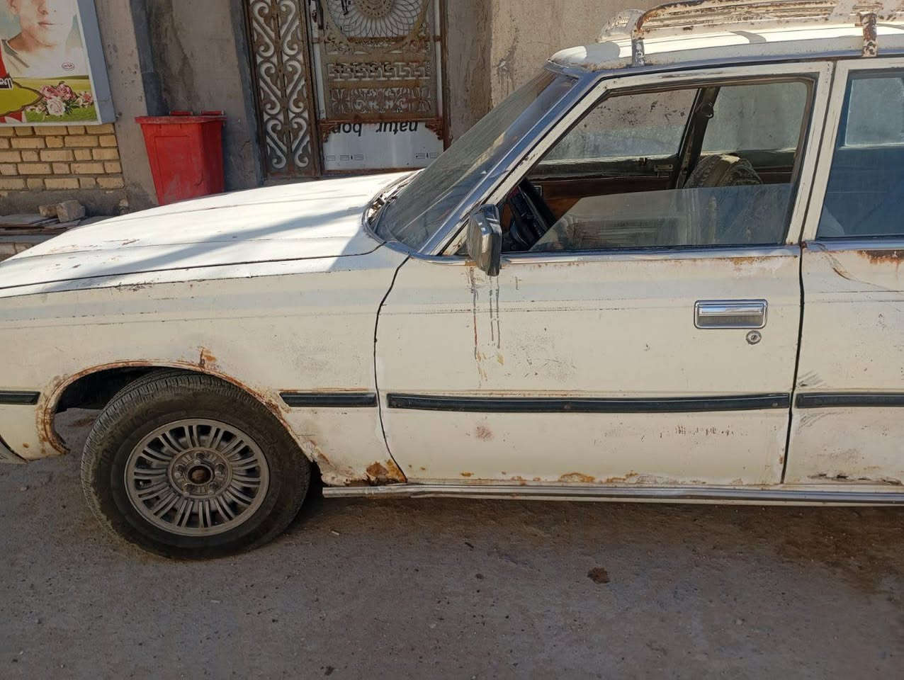 كراون ديلوكس موديل 82
مكينة جديدة حدادية تخم تاير كله جديد 
كهربائيات كلهة شغالة 
البگ مالتهة يأخر
مكانهة ناصرية تضحية
سعرها ب 15 وبيهة مجال
للاستفسار 
***********
مامتواجد على الفيس
