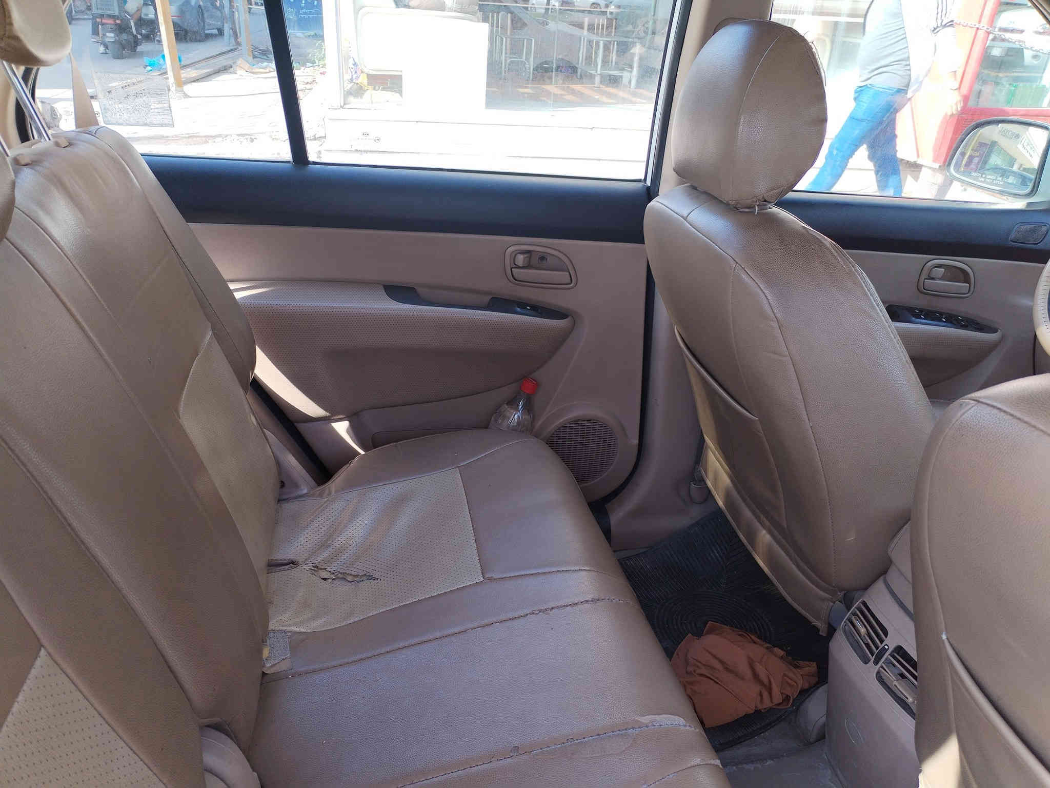 كارينز ٧ راكب موديل  ٢٠١٢  خليجي  رقم بغداد انگليزي بأسمي إلى سنة ٢٠٣٠    جاملغ امامي جهة السايق صبغ  و تلحيضات بدون دواخل  مواصفاتها فتحة بالقمارة   مكينة٢٠٠٠ اقتصادية  محرك و گير نضيف جدا   دواخل بيجي واسود السيارة جاهزة من كل شي  ماشية ١٦٩   غرفتها مدوشمة  جلد  السعر ١٢٠ وبيه مجال للشراي  مكاني بغداد الاعظمية للاتصال *********** وبي  واتس اب
