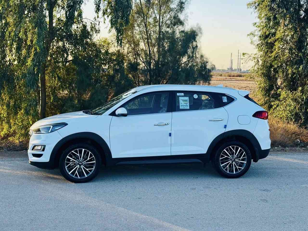 يا الله  السلام وعليكم 
توكسان 2020 خليجي شركة الكاصد كوري اصلي  رقم بغداد .  سايد بريك رجل 
فول موصفات عدة البنراما  بيها صبغ بسيط بل باب بمقدار شبر والباقي كفالة لاظربة ولاصبغ ولاتبديل 
موصفات 
مكينة 2000 دوش.  بصمة.    بصمات ابواب ،،، تشغيل عن بعد 
قطعتين تبريد. 5 عدسات 
كشنات كهرباء 2 ثلاث انضمة ويل 20 
اشاير مري شاحن 🔌 لاسلكي يدات نيكل اصل تحمات  ،،، ماشية  48 k 
استيرن جيهتين نضام سبورت نضام ايكو وبعد بيهة موصفات السعر 198  وبيها مجال بسيط 
العنوان بغداد جسر ديالى الجديد تقاطع النهروان 
الاستفسار ***********
