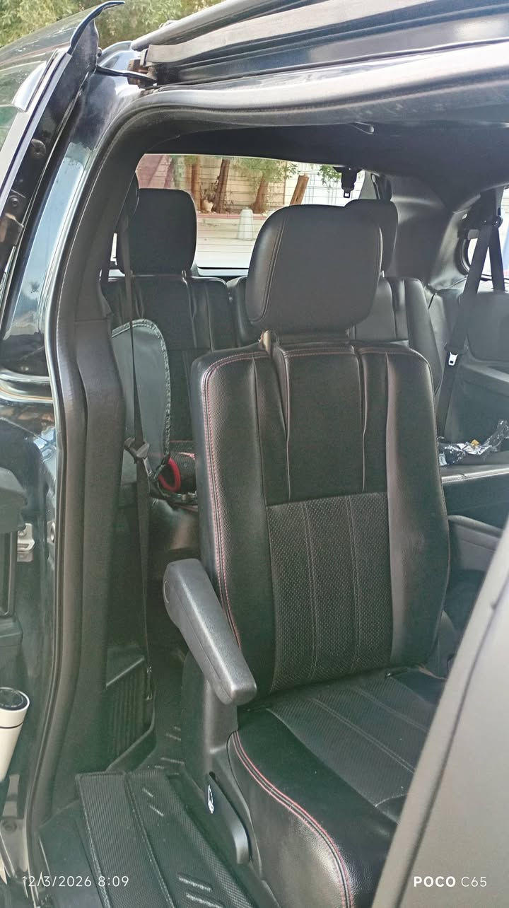 دوج كرفان موديل 2014فول عدا الفتحة حادث جاملغ خلفي بأمريكا ..صبغ جاملغ امامي مع صندوق كلير بدون ضرر 
للاستفسار ومعرفة السعر ***********
