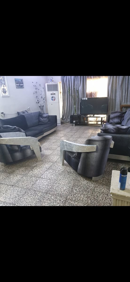 تخم عدد 2 للبيع الاحمر ب 300 والنيلي ب 500 اخوان التخومة جدد والنيلي ماخذة من العالمية ب 42 ورقة السعر بي مجال كلش قليل مكاني حي الاعلام قرب مدرسة ابن ماجد الابتدائية للاتصال ***********
