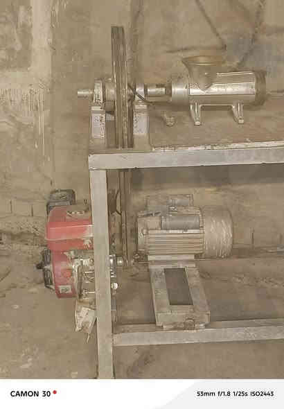 مكينه ثرم  مال مطاعم تشتغل عل بانزين و الكهرباء شغاله شرط الفحص المكان ديوانيه حي العسكري رابع    للاستفسار   الرقم ***********
