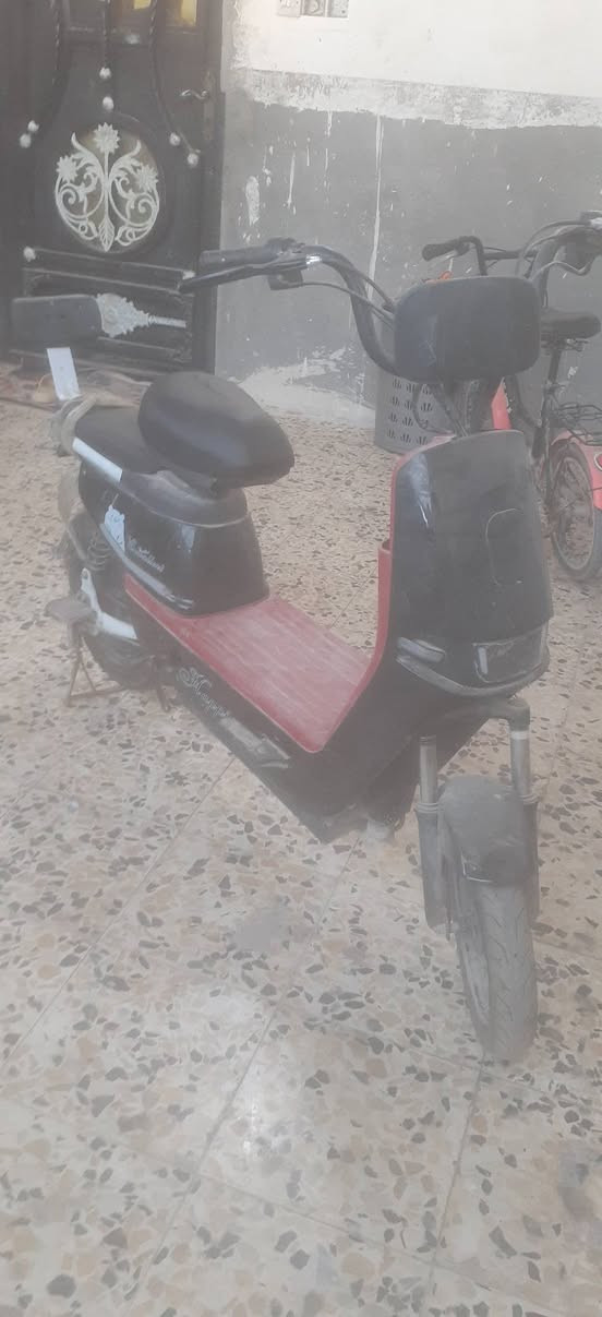 دراجه شحن حلوه ونظيفه يرادلها بس بطاريات السعر ١٧٥ ألف  ***********  المكان بصره
