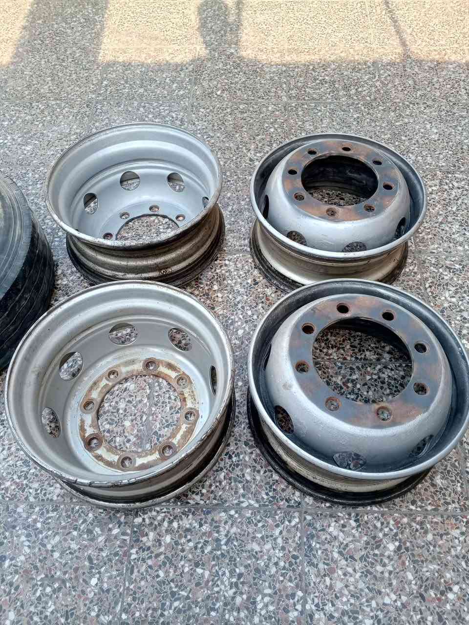 سلام عليكم للبيع مكان بغداد جاملغ خلفي 8برغي موجود ***********
