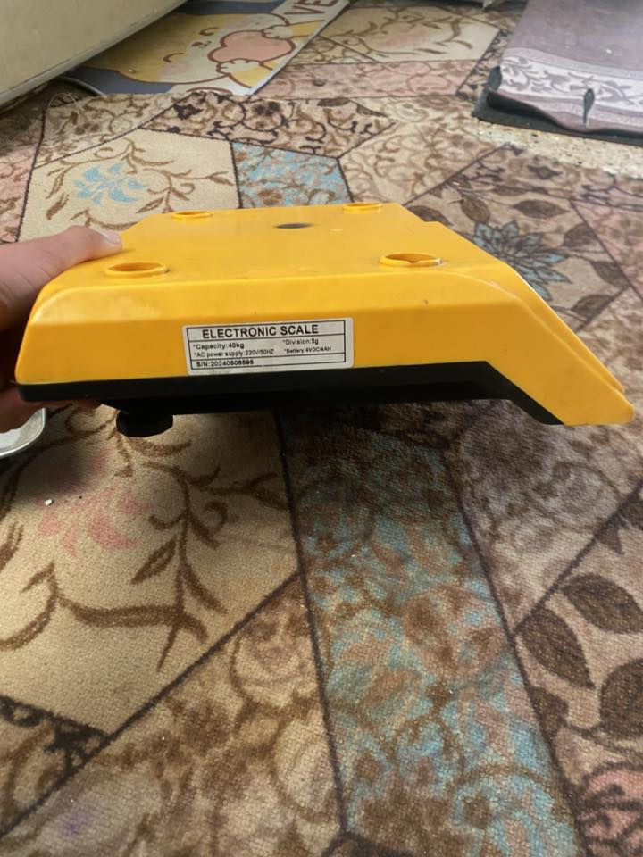 مرحبآ عندي ميزان البيع مستعمل قليل شغال شاحنته موجوده السعر 20 مكاني كربلاء حي العامل  ***********
بي واتساب
