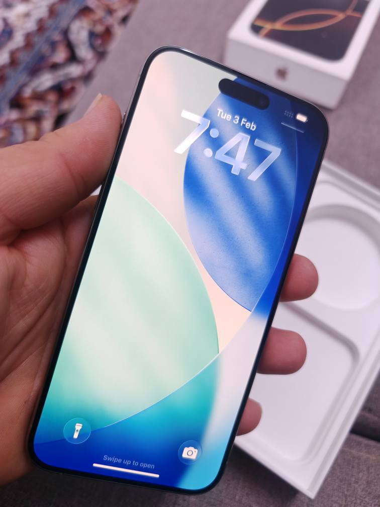 ئایفۆن پانزە پڕۆ ماکس
شتی جوانو نمــونە
٢٥٦ گێگاو دووسیم و زێد ئەی
کارتۆنی بیلادی لەگەڵە 
ڕێــژەی پاتری ٨٨ی هەقیقی
مۆبایلەکە سەدا ٩٨ خاوێنە
شاشەی وردەیەکی زۆر زۆرکەمی هەیە
نــرخی ٧٣٥ دۆلارو کەمێک مەجال
گۆڕینەوەو گەیاندن هــەیە 
***********  ـــ  ڤایبەرو وەتس ئەپ
*********** ـــ السليمانية, العراق
