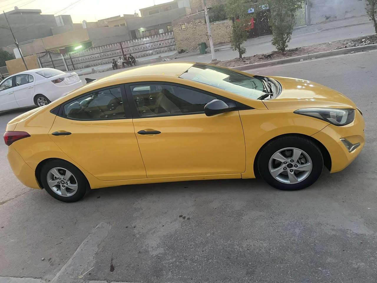 النترا موديل 2014 أمريكي حادث جاملغ خلفي بدون دواخل
كير مكينه تبريد داخل مدوشم تخم تاير صدر حداديه كله جديد 
مصفره هيئه وغرمات هزه جديده وسنويه جديده بسمي تحويل ثاني يوم 
مكاني شهداء البياع 
***********
شراي اتصل
