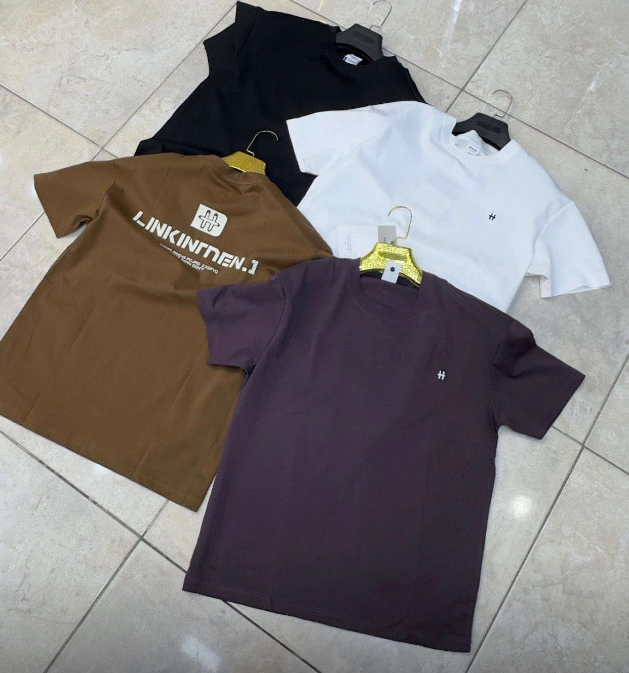 حلقه صيني  كوالتي عالي 

 الدرزن 16 قطعة 155 ألف 

خامه قطن // قالب ✔️ 

     القياسات _ L _ 3XL_


**إذا كنت صاحب هذا الإعلان وتريد حذفه لأي سبب، رجاءا أرسل رسالة إلى الدعم الفني**