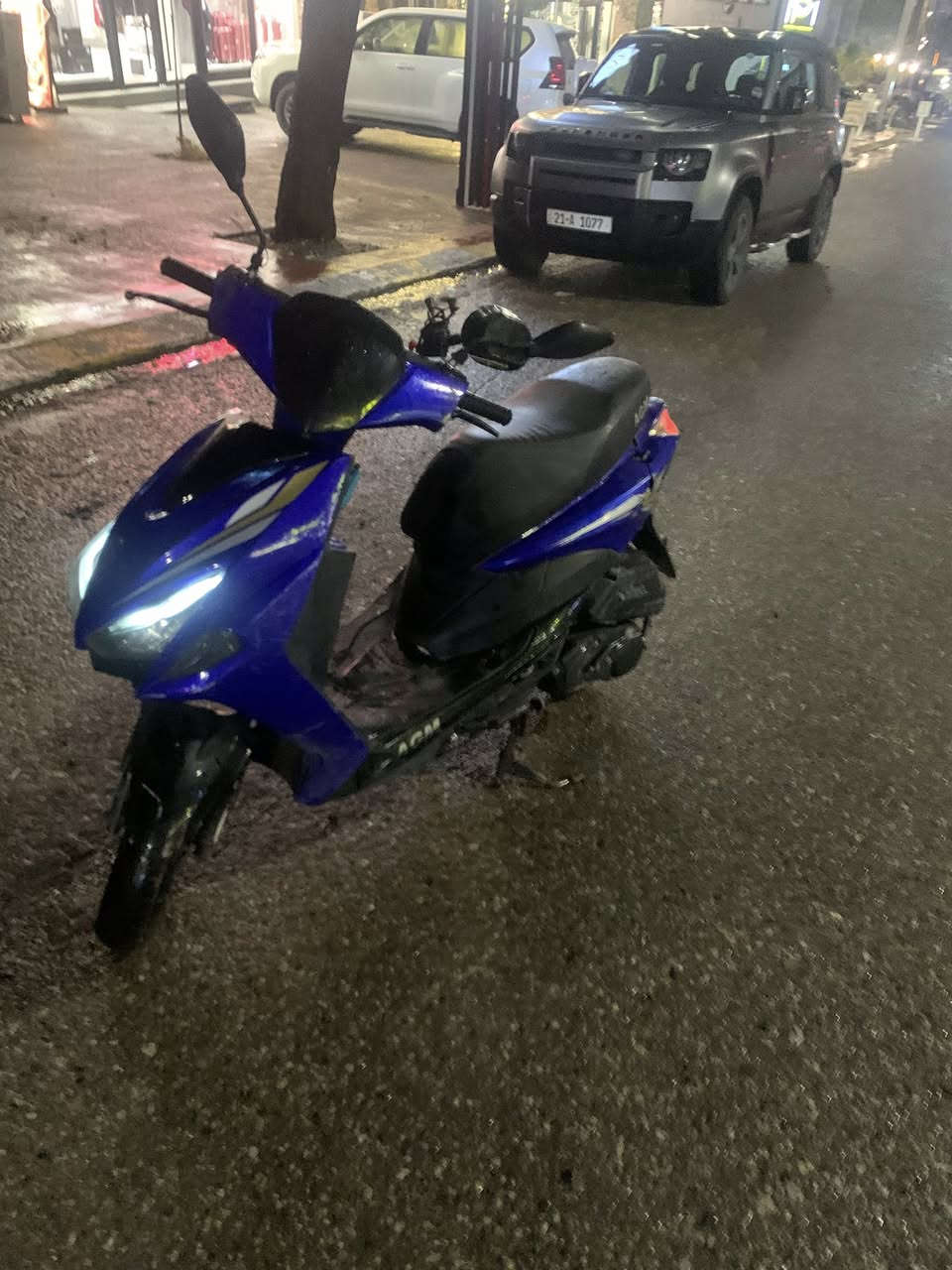 السلام عليكم ورحمة الله وبركاته
ماطور ياباني لبيع موديل ٢٠٢٠دراجه نضيفه كل عيب مابي سلف كهربائيات هندل كله شغال ويرهم مراوس ب إيراني حسب القناعة 
***********
