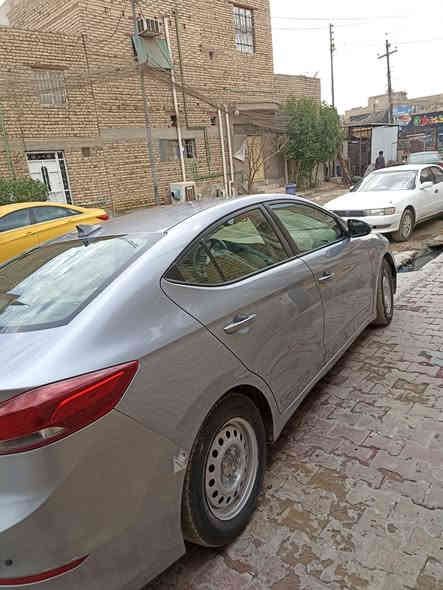 انتره امريكي موديل 17 ضربتهه بأمريكا جاملغ وبنيد مابدلات نفسهن وبيهه كرده بالبيبان الجهه الايسره ومصبوغات السياره ليبل واحد مابدل بيهه شي السعر 105وبيهه مجال الرقم ***********
