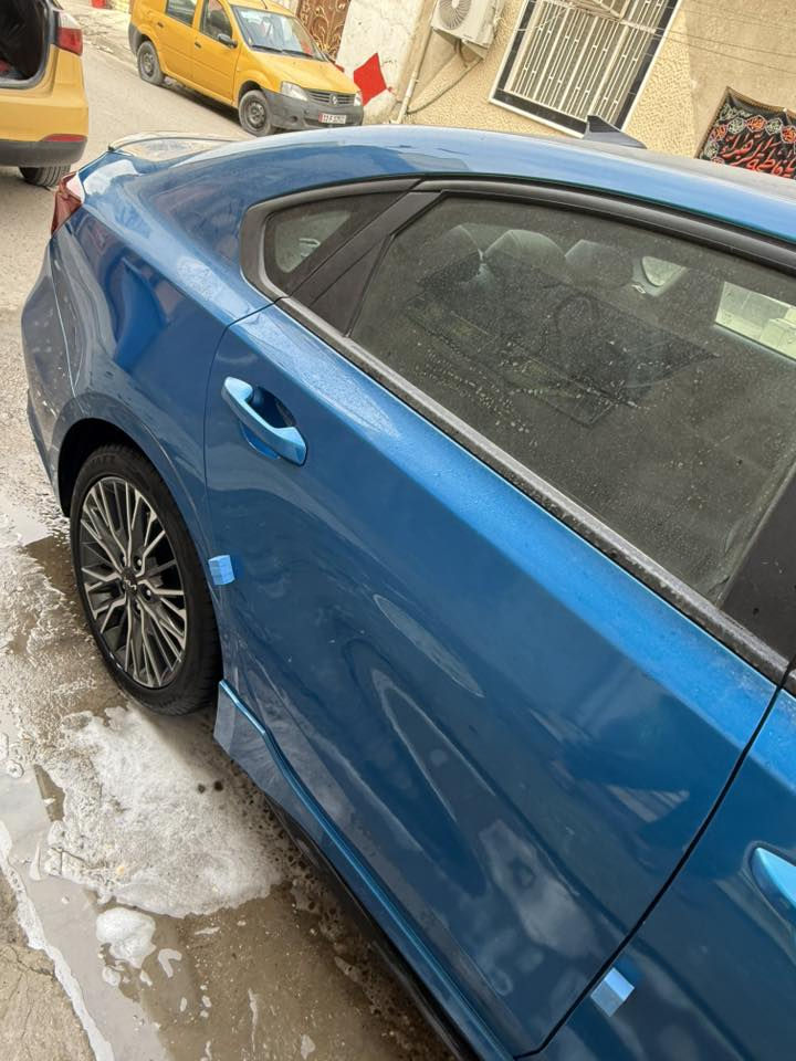 سلام عليكم فورتي موديل2023 رقم بغداد بسمي السيارة حادثة باب الصدر ومصلح نفسه مصبوغ وشويه من باب الورى بي صبغ اربع اصابع سياره بدون تبديل مكينه ممفتوحه سياره كلهه عل شركه شرط السياره ماشي 50 ميل صور الحادث بل منشور 
السعر -160 الاستفسار ***********
