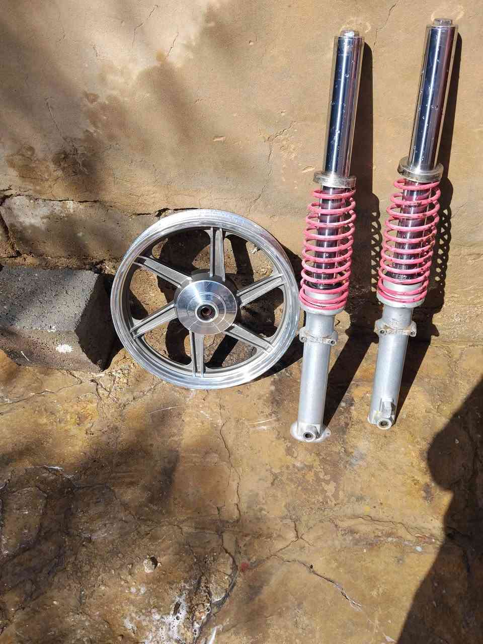 دبلات أم الطير و ويل أم الطير مستخدم شي قليل السعر 50. المكان ديالى.  ***********
