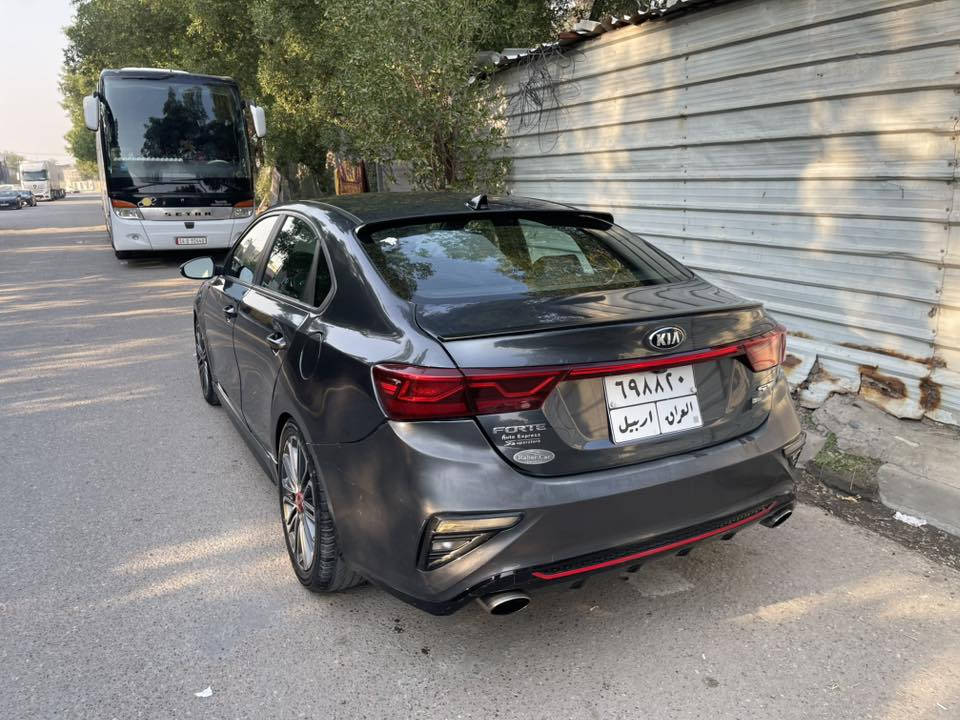 السلام عليكم
كيا فورتي جيتي GT  2020

• محرك 1600 تيربو + كير تيبترونك  8 سرعات دبل كلچ

تبريد خلفي شفتات استيرن

علامة GT + بطاين بيبان لأمامي 

دشبول الوان 

• مسجل صوت هامرن كاردن 8 سماعات  

اشاير مري  

انارة السيارة امامي خلفي داخلي LED 

 بصمة تشغيل بصمة بيبان 

•  انارة ترحيب بيبان لأمامي عند لأقتراب وجنطه • دبل اكزوز 

ويل كب وبعد مواصفات السياره سبورت

سعرها 125

مكاني بغداد ماشيه 97

***********
