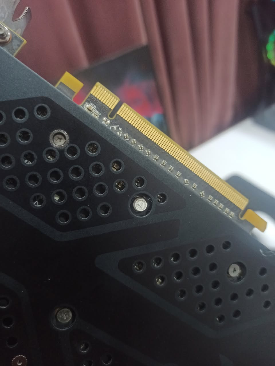 لسلام عليكم

💻 كرت شاشة :/

▫️ { AMD™ RADEON® RX 580 8GB GTS XXX Edition } 
▫️ من افضل نسخ الكرت ⬇️
▫️ مكسور السرعة 1386MHz ( OC+ )
▫️ 3xDP - HDMI - DVI
▫️  يجي DUAL BIOS 
▫️ 8G GDDR5 
▫️ نظيف جدا لزكة الضمان بعدها بي

💰 السعر: 95,000 دينار عراقي 🔒
📍 مكاني: بغداد - الأعظمية
🚚 التوصيل: بغداد (5 آلاف) | المحافظات (6 آلاف)
📞 رقمي: ***********
