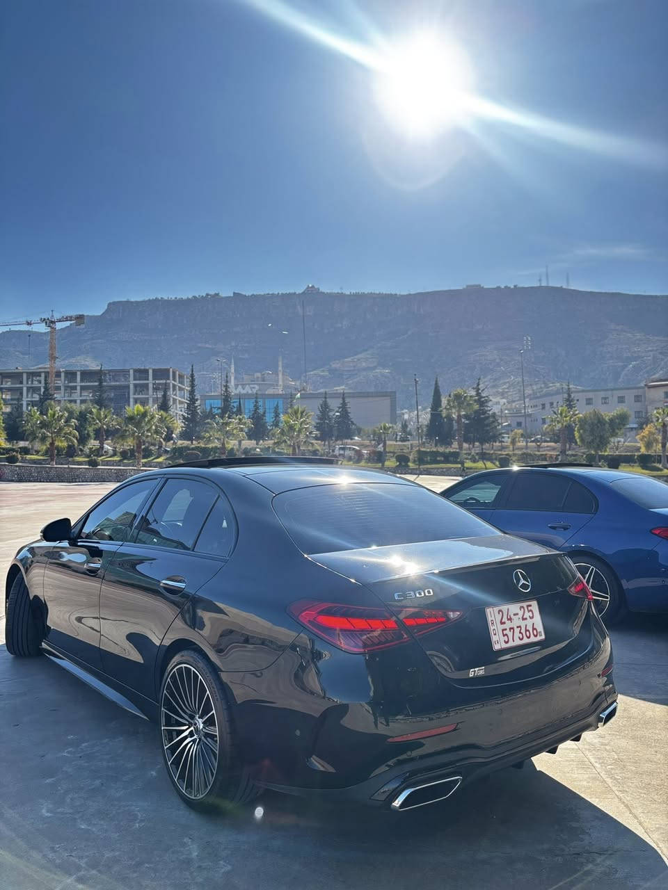 الماركة: مرسيدس بنز
C300 AMG :الموديل
السنة: 2023
المسافة المقطوعة: 40,000 ميل
الضمان: متوفر
ناقل الحركة: 9 سرعات
عدد الأسطوانات: V4
سعة المحرك: 2 لتر
القوة: 258 حصان
الشاحن التوربيني: شاحن توربيني مزدوج
Burmester :اظام الصوت
نظام الملاحة GPS: متوفر
الحساسات: أمامية، خلفية
الكاميرات: 360 + 4 درجة
العجلات: مقاس 18 بوصة
المصابيح: LED متعددة الشعاع
نوع المقاعد: كهربائية تدفية + تبريد  + مدفأة
مساعد الركن: مساعد الركن
الشاشة: شاشة كبيرة واحدة
الدولة: كردستان العراق
المدينة: دهوك
للمزيد من المعلومات
 *********** : 📞 
***********
