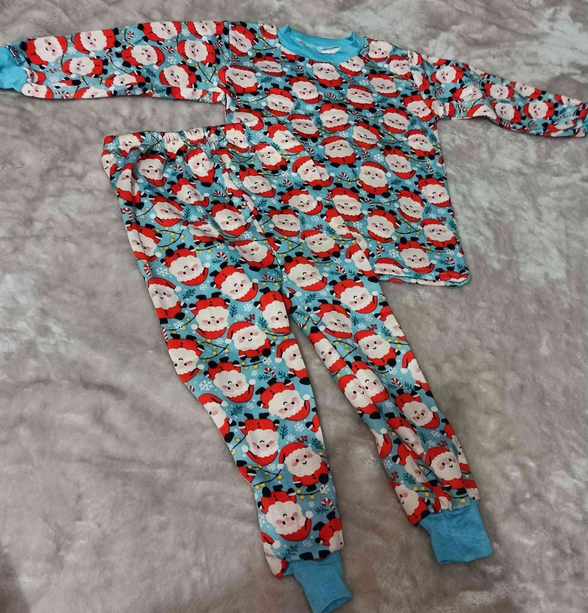 ما بقى شي على 1/1 🥹🌲
فرحة طفلچ تبدي من ملابس كريسمس 😍 تراكات اطفال ولادي وبناتي يلبس من عمر3 الى5سنوات الحجز واتساب ***********
