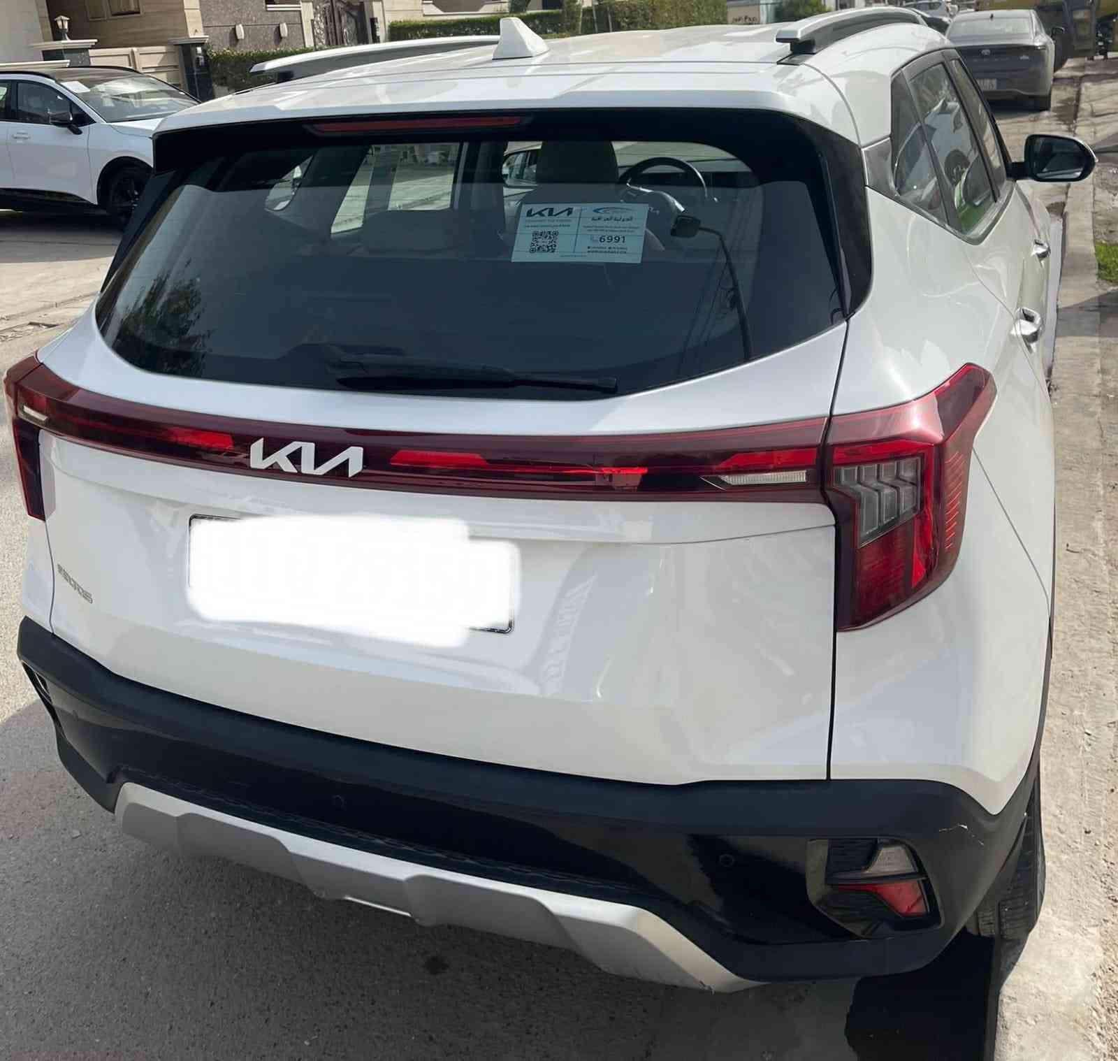 السلام عليكم
كيا سيلتوس 2024 خليجي، رقم بغداد
ماشية 19 الف, ضمان الشركة الدولية  
- محرك 1500، دبل نوزل 
- منافذ USB وشاشة لمس
- مود درايف اربع وضعيات
- مود الطرق ثلاث وضعيات
- كراسي جلد
- تبريد امامي /خلفي 
- شاحن لاسلكي 
- انارة داخلية لد 
- حساس ضغط الاطارات 
- ويل كب 17 
* مثلث طوارئ + عدة اسعافات 
حساسات امامية + خلفية 
- وغيرها ..الخ
      
السعر 180
للاستفسار الاتصال على ***********
