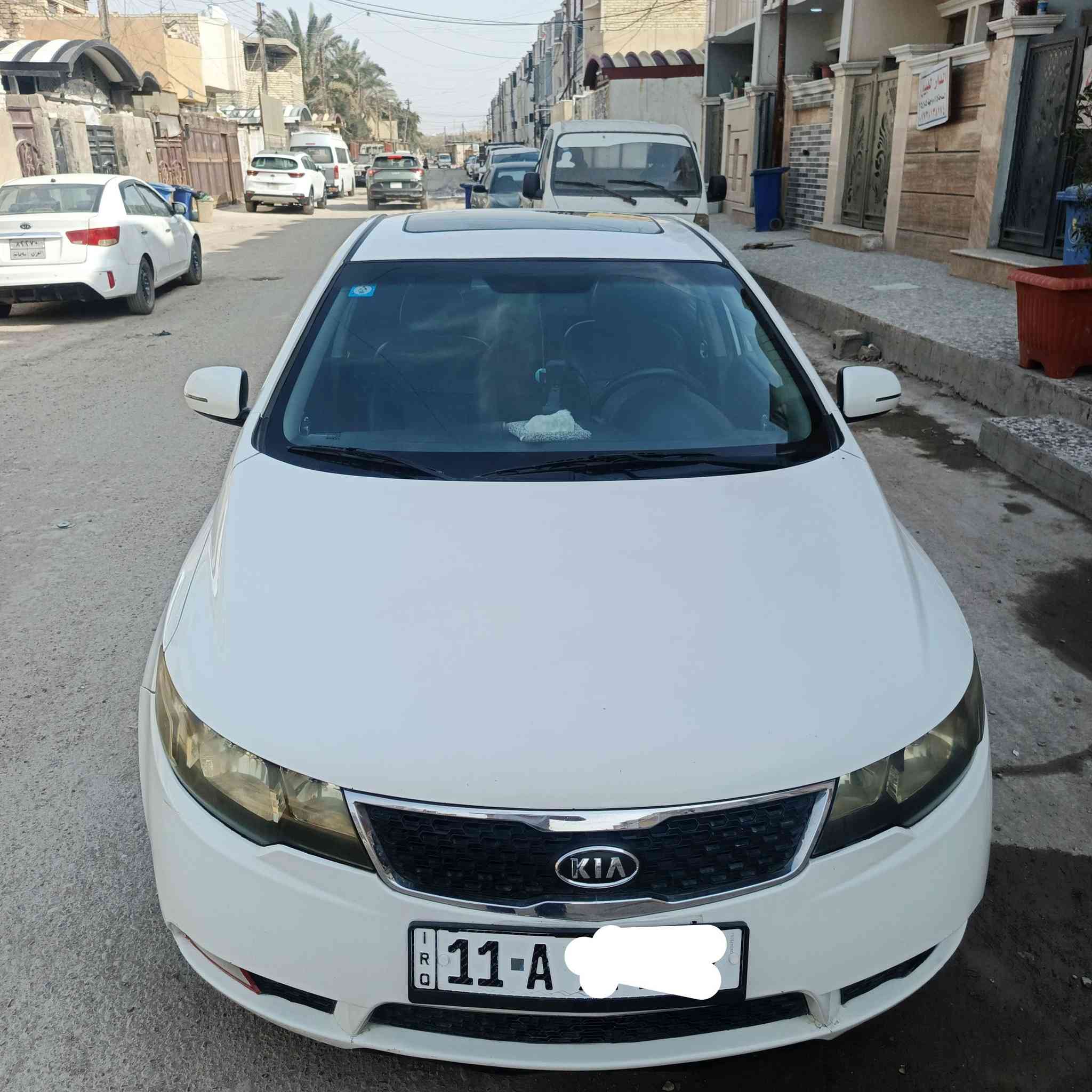 كيا سيراتو للبيع موديل ٢٠١٢ خليجي فول بصمة سيارة احلى من الصورة السيارة جاهزة بأ أسمي تحويل ثاني يوم رقم الجديد والسونار مرفق بالصور السعر ١١٣ ورقة وبيه مجال قليل حك الجية مكان  السيارة الدورة ابو دشير او حي القاهرة قرب نادي الطلبة
رقم الهاتف ***********
