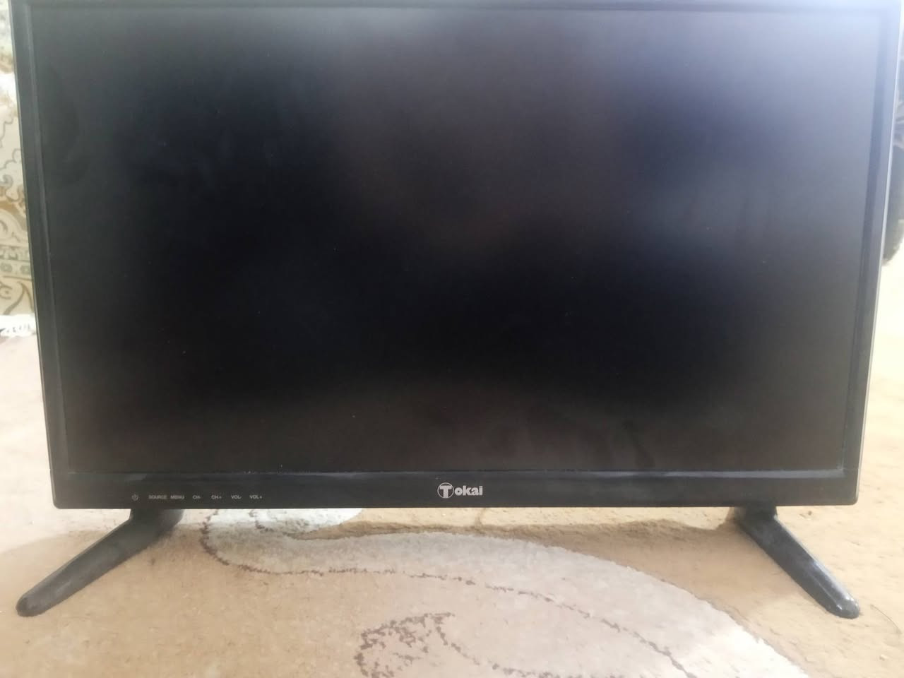 ​📺 للبيع: شاشة Tokai حجم 22 بوصة LED (بحالة ممتازة)
السعر: 60 ألف دينار عراقي بس! 💸

​✨ أهم المواصفات والمميزات:

​ألوان جميلة وصورة واضحة: الشاشة تمتاز بألوانها الجميلة المريحة للعين الي تخليك تستمتع بالمشاهدة واللعب.

​ممتازة للألعاب: الشاشة جيدة ومناسبة جداً لتشغيل ألعاب البيسي أو البلايستيشن والاكس بوكس، تنطيك أداء حلو وسلس.

​الحجم والاستخدام: بحجم 22 بوصة، تفيدك كشاشة أساسية للميز مالتك، أو شاشة ثانوية بالطول للديسكورد والبثوث ومتابعة الشات.

​ميزة تسجيل اللقطات ونقلها للموبايل: بيها ميزة USB COMPATIBLE PVR، يعني تكدر تربط بيها فلاش خارجي وتسجل لقطاتك وألعابك المفضلة مباشرة، وتكدر تاخذ الفلاش وتنقل هاللقطات بكل سهولة لتلفونك!

​اقتصادية جداً بالكهرباء: استهلاكها ما يتعدى 36 واط، يعني تشتغل على السحب والأمبيرية والـ UPS بدون أي مشاكل.

​المنافذ: بيها منفذ HDMI لربط البيسي أو الكونسول، ومنفذ VGA، ومنفذ فلاشة (USB)، ومنافذ الصوت والصورة (AV).

​الملحقات: تجي وية القاعدة (الستاند) مالتها الثنائية الأصلية.

​📍 المكان: النجف - خان النص

✉️ للتواصل: راسلو ع الخاص


**إذا كنت صاحب هذا الإعلان وتريد حذفه لأي سبب، رجاءا أرسل رسالة إلى الدعم الفني**