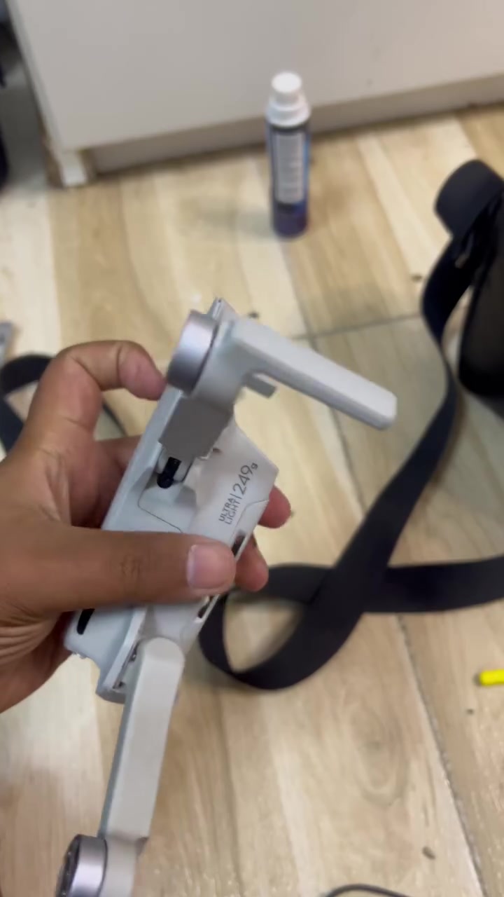 السلام عليكم
متوفر غراض درون mini2/mini2se
كمبل 3 قطع 
عدسات تصوير ترهم  لل mini1/2/4k/2se 
شاصي وكفراته 
اذرع 
اكو قاعده 4 ارجل هم 
كل الكارتات ماعدا الكارت الجوه 
بطاريات 2 
شنو تحتاج دزلي خاص وبالخدمه
مكاني بغداد


**إذا كنت صاحب هذا الإعلان وتريد حذفه لأي سبب، رجاءا أرسل رسالة إلى الدعم الفني**