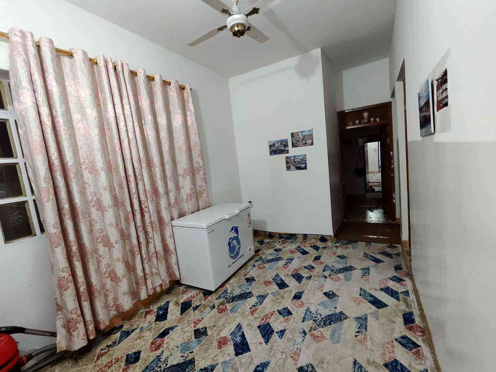 دار للبيع 
صنف الارض طابو زراعي سند ٢٥ ملك صرف انذار من كاتب عدل 
..
الجبهة١٥.٤٠ النزال ١٠ المساحة ١٥٠ متر 
..
واقع حال 154 متر 
طابق واحد وبيتونة كبيرة يتألف من
..
 غرفتين نوم
 وصالة واستقبال وحولي 
ومطبخ
 وحمام شرقي وحمام غربي كبير  
ويحتوي على ثلاث مداخل 
العنوان سبع ابكار مقابل شركة تويوتا يبعد عن السريع ٧٥ متر تقريباً 
..
البيت معروض اقل من سعر الارض 
السعر 275 وبي مجال
تواصل مباشر مع صاحب العقار 

للتفاصيل أكثر اتصل 
*********** 
متوفر واتساب 

ملاحظة البيت فارغ مابي مؤجر اطلاقا ومرمم  يعني جاهز للسكن وخالي من الشوائب
