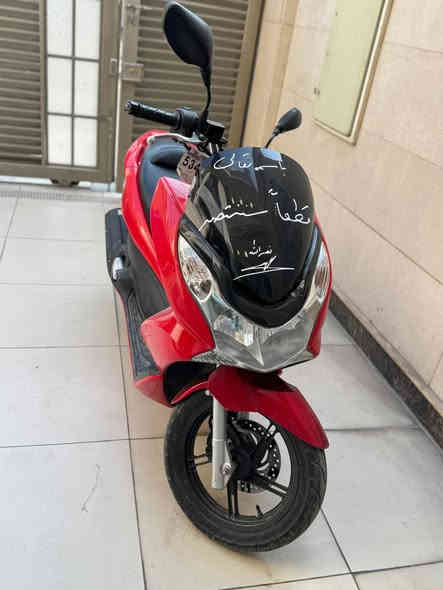 بي سي اكس 1500cc جديده جداً برغي ممفتوح بيها 
صدر جديد 
كشر جديد
ستاند كهربائي 
الدراجه فول 
مكانها بغداد المنصور
***********
السعر 16 ورقه
