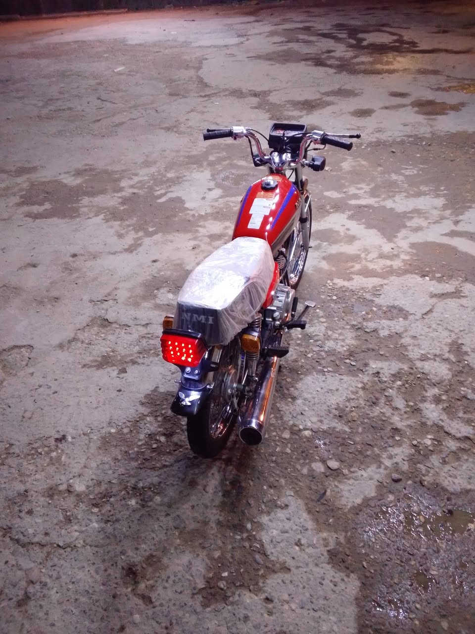 سلام عليكم شباب دراجه نامه للبيع تعمير مكينه ناعمه فول دراجه كدامك لبصوره مو شراي لاتبعني بدون بدون او تصال عرقم ***********
