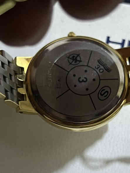 ⬛️ETERNA
⬛️ساعه سويسري 
⬛️طلاء ذهب وستيل
⬛️القطر 34
⬛️كوارتز 
⬛️لوك شمع غير مستخدم
⬛️مع كافة المرفقات
⬛️للتواصل الاتصال على الرقم ***********
⬛️يوجد توصيل كافة المحافظات
