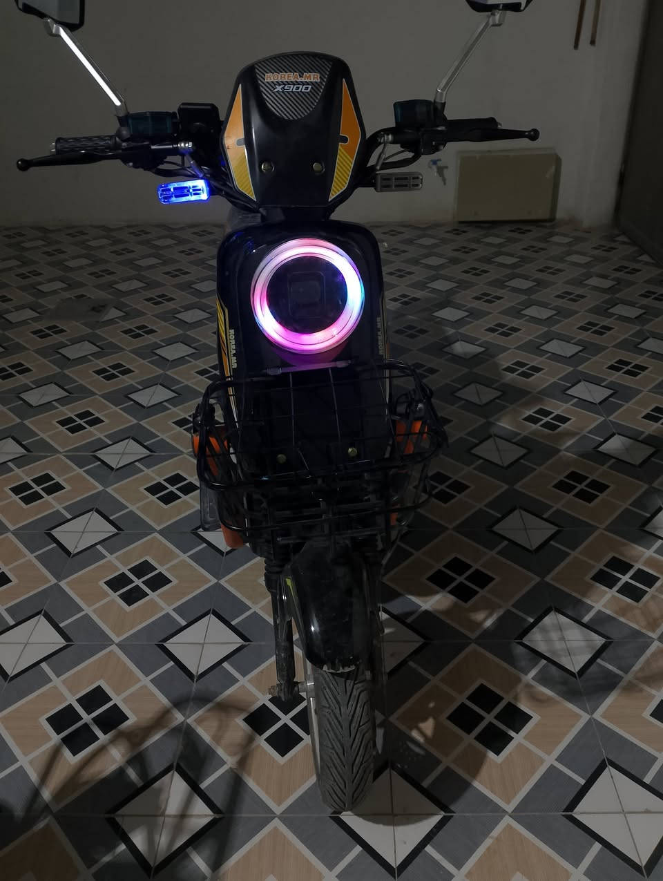 ماطور شحن للبيع ايش اسمه اكس 900 المكان جلولاء ديالى للتصالل
***********
