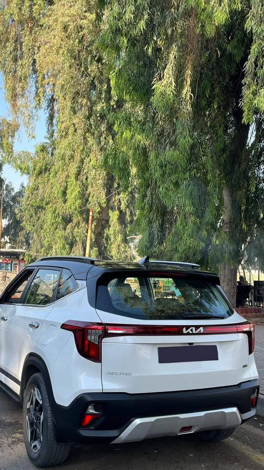 بسم الله الرحمن الرحيم
‏Kia Seltos 2024 
مواصفات N/M
السيارة مليانه مواصفات
كشنات جلد
كشنات تدفئة و تبريد
كشنات كهرب
شاشة كبيرة تدعم نظام ال car play
كاميرات 360 
حساس امامي خلفي
كاميرا امامية و خلفية
بصمة 
مودات قيادة (sport,eco ,smart,comfort)
نظام تعليق خاص بمواصفات N/M 
محركها المحرك المرغوب 2000 دوش
تبريد قطعتين
فول بنوراما
اوتو بارك
اوتو هولد
عدادات سرعة دجتال
و باقي مواصفات هواي
السيارة كلين ما بيها ولا قطعة صبغ
السيارة ماشية 40 الف كيلو
رقم السيارة اربيل
هزة و سنوية جديدة
سيارة مال شركة زيرو
مكان السيارة نينوى/ موصل
السعر 175 
لباقي التفاصيل تواصل مع الرقم
***********
