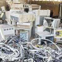 نشتري نحاس الكيلو 12 الف الفافون الثقيل 1000 الخفيف 1250 الحديد 250 بر...