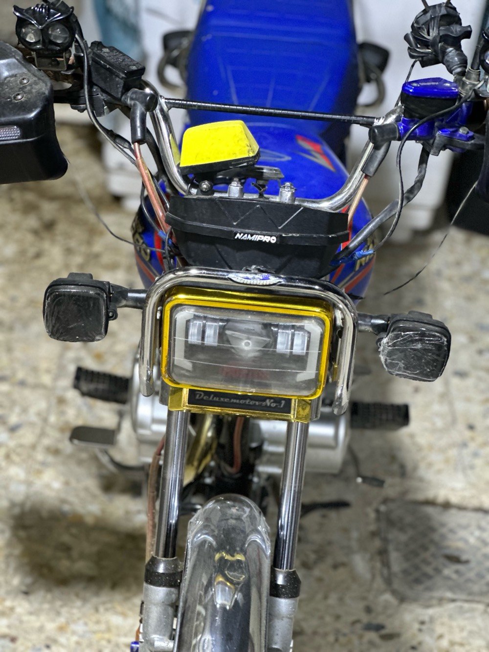 سلام عليكم شباب سونك 2025 لل بيع محرك 200 ccدراجه ضاغطه وزنجيل كفاله عامه نقصهه بس شاشه مالته ماكو السعر 750 وبيهه مجال عنوان بغداد الجزيره سياحيه  ***********وتساب موجود 
