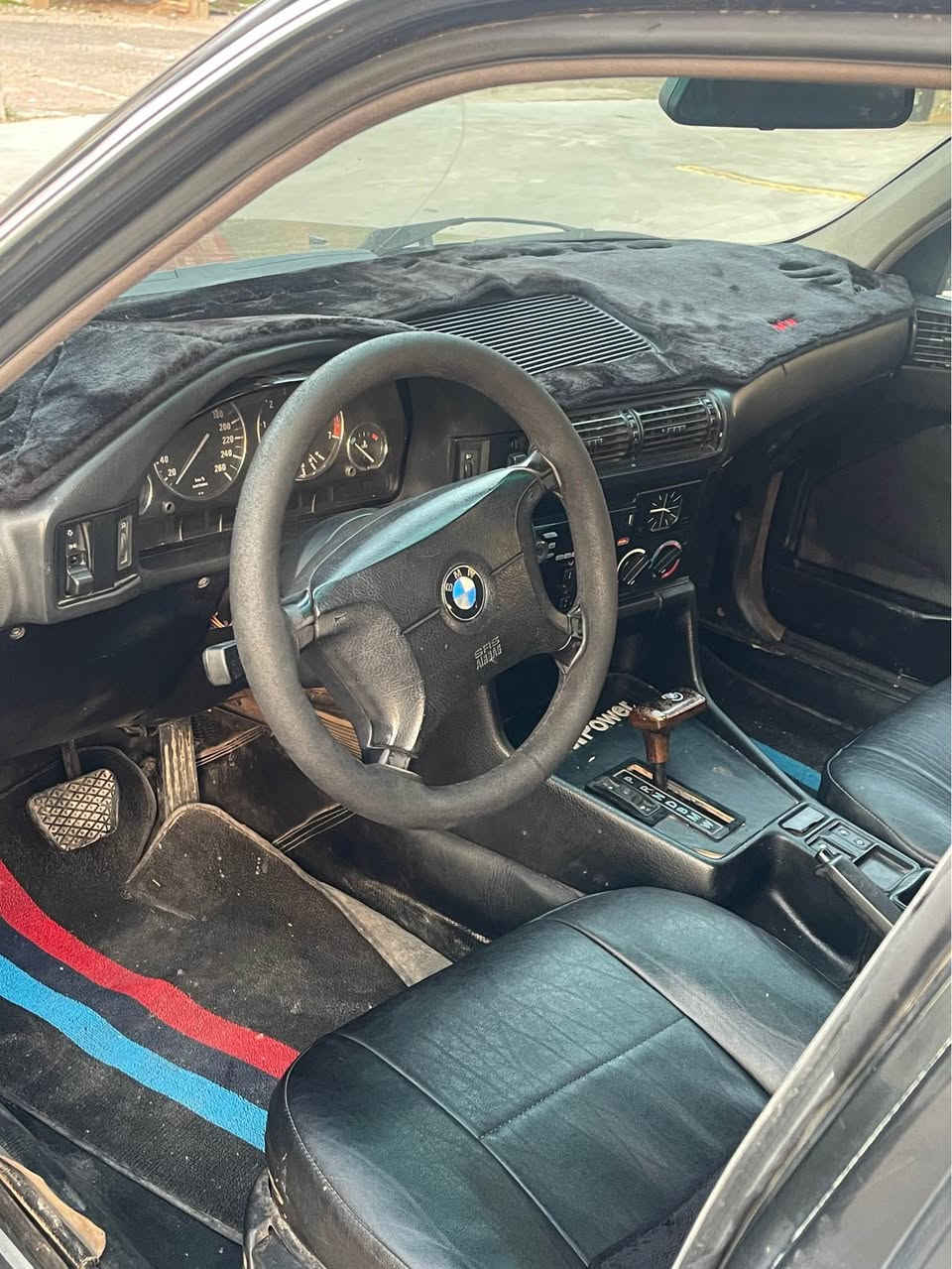 بيم 1994. 525 مە کينە کە پس  فول مواسفات سلايتو کوشن جلدە  ڕەقەم سلێمانی تە نها تە حويل نابێ کێشە ی مە دەنی بە شەرت  لە  ساحێب سە نە وی خۆی کڕاوە بە لام تە حويل نابێ بە شەرتی تە حويل نای فرۆشم  داعمو ليدراوي نيه گێڕو مەکينە بە شەرت. 

سعرى 37$گەڵا
***********
***********
تکايە مشتەری نيت تە لە فون مەکە السليمانية, العراق
