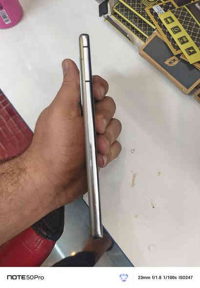 سلام عليكم للبيع كلاكسي s21 لترا جهاز مداخل صيانة جهاز جديد نضافه فول سعره 375الف بيه مجال قليل مكاني بغداد بلديات ***********
