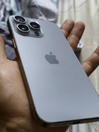 ايفون 15 برو ماكس ذاكره 256 بطاريه 87% جهاز كلشش نضيف  مستبدل فقط شاشه...