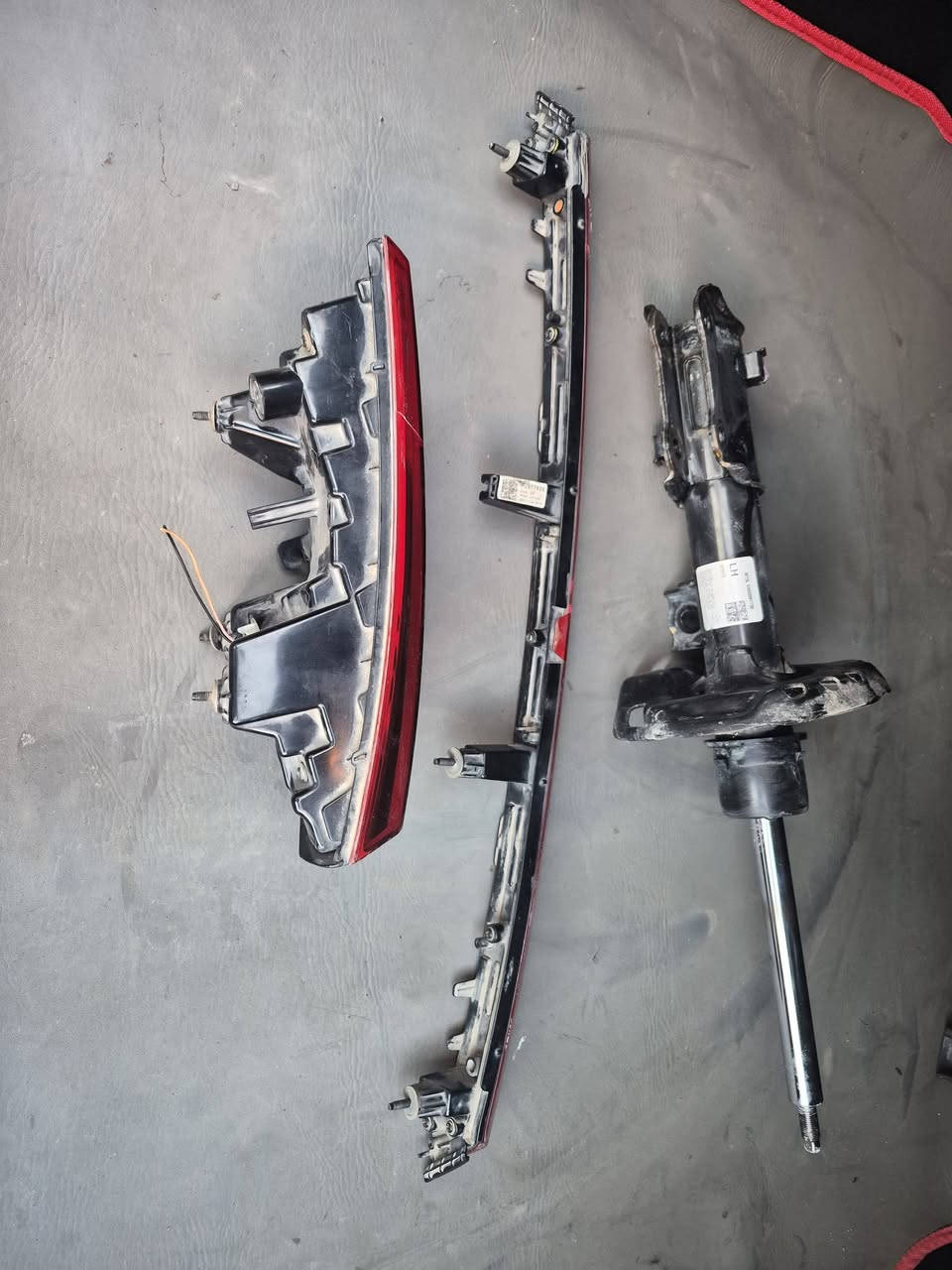 السلام عليكم
غراض فورتي امركي من 22  الى 24

دبل أمامي يسار 

السعر 30 الف 

  Gt lineبك لايتة لد شغال يسار 

السعر 30 الف 

    Gt line مسطرة  بدون كامرة

السعر 30 الف

***********
