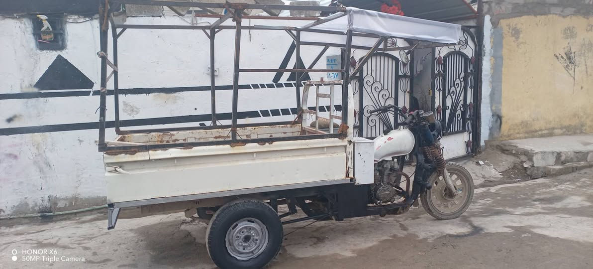 السلام عليكم ستوته للبيع ستوته جاهزه مع الشغل معمره جديد تايات شو بليز ثلاثه السعر 550 بيها مجال بسيط***********
