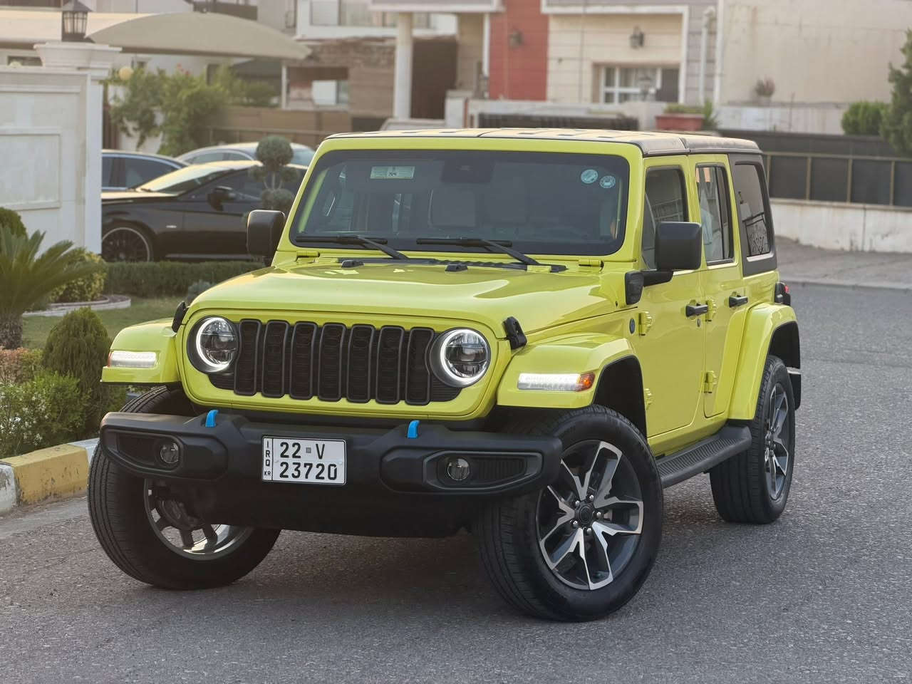 ياالله

السلام عليكم جيب رانكلر صحاري 4Xe 2024  وارد امريكي

Jeep Wrangler  4Xe 2024 2.0L 4 

حجم المكينه : 2000 تيربو + هايبرد + هجين شحن منزلي
المسافه المقطوعه : 9 الف ميل       
الضرر : صبغ حافة البنيد من الجهه اليمنه  موضح بالصور
                   الايرباك : دركه + برده. راجع سستم  

#المواصفات 
1.قماره تتفصخ صير كشف
2.بصمه 
3.لوكير
4.كشافات عدسه
6.شحن خارجي
7.هيتر بالاستيرن 
8. شاشه
9.هيترات بالكشنات
10.تشغيل عن بعد
11.كشنات جلد
12هيترات بالكشنات
13. دمام خلفي
14.كامرا 
15.رادرات 360
16.رادار امامي
17.حساسات خلفيه
18.بصمات عدد 2

#السعر  : الطلب في التعليقات سيأتي اليك مباشرة 

تفاصيل اكثر هذا رقمي *********** تحياتي 

مكان السياره اربيل

